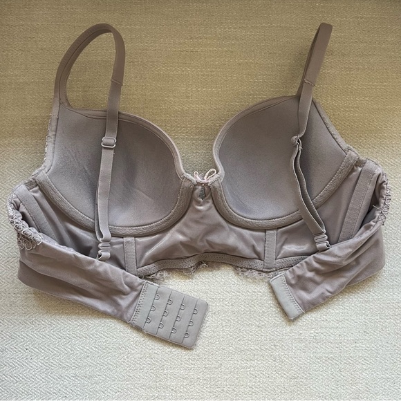 Victoria’s Secret Bra 34B - Picture 2 of 3